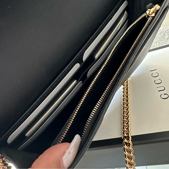 Gucci Diagonal GG Chain Wallet - Picture 10 of 11